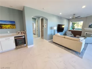 Photo #5: 2373163 Listing 