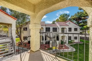 Photo #3: 2373168 Listing 