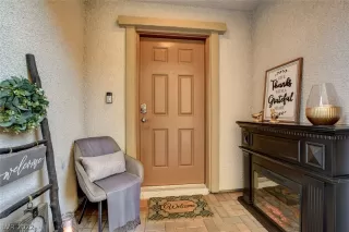 Photo #5: 2373207 Listing 