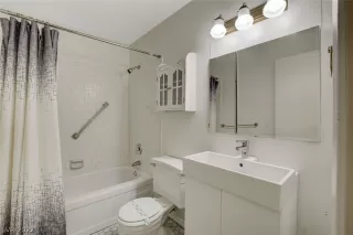 Photo #2: 2373216 Listing