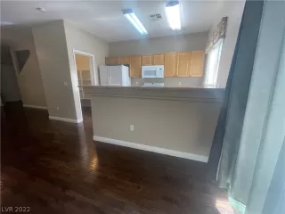 Photo #4: 2373236 Listing