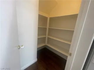 Photo #6: 2373236 Listing