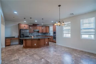 Photo #4: 2373260 Listing 