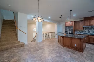Photo #5: 2373260 Listing 