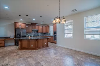 Photo #6: 2373260 Listing 