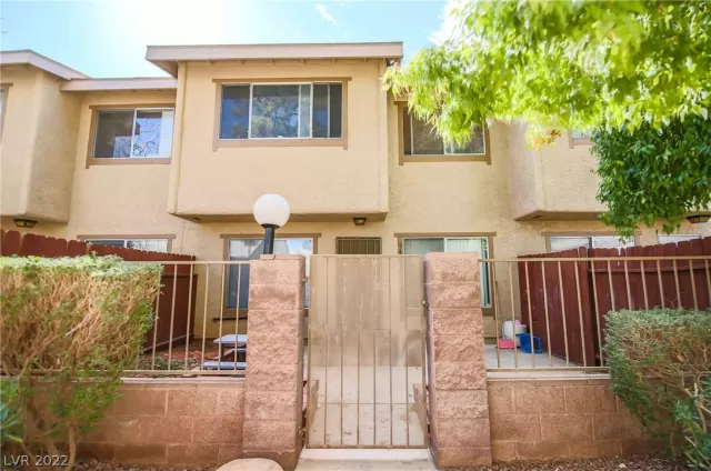 MLS: 2373276 Condo For Sale