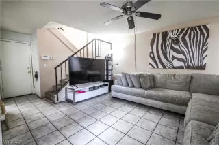 Photo #6: 2373276 Listing