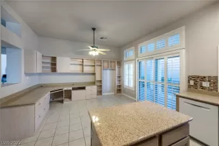 Photo #5: 2373329 Listing