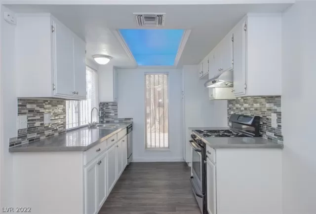 MLS: 2373341 Condo For Sale