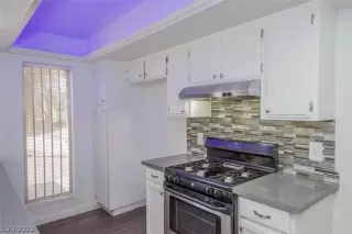 Photo #2: 2373341 Listing 