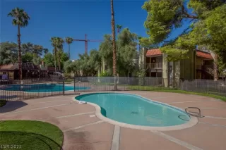 Photo #3: 2373341 Listing 