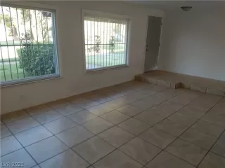 Photo #4: 2373348 Listing 