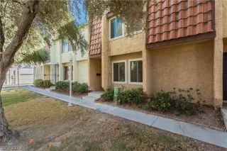 Photo #3: 2373360 Listing