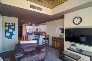 Photo #4: 2373367 Listing