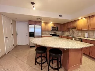 Photo #6: 2373391 Listing 