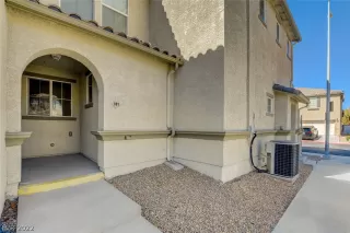 Photo #3: 2373395 Listing