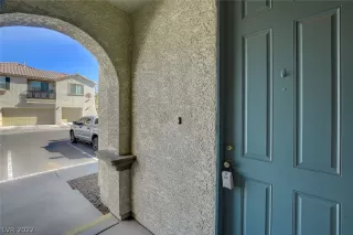 Photo #4: 2373395 Listing