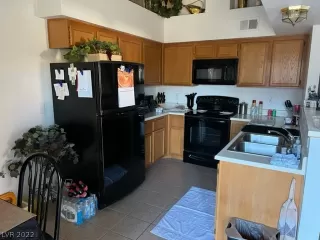 Photo #4: 2373397 Listing