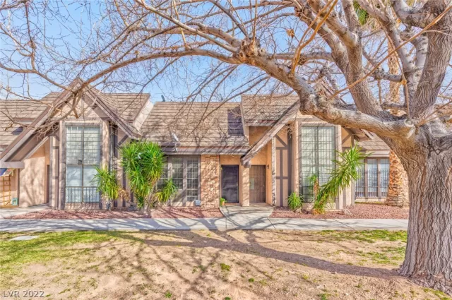 MLS: 2373412 Condo For Sale