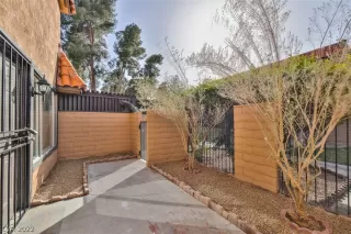 Photo #2: 2373419 Listing