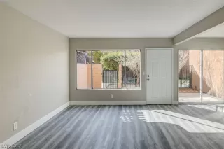 Photo #3: 2373419 Listing