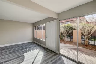 Photo #4: 2373419 Listing