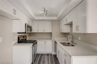 Photo #6: 2373419 Listing