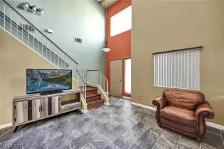 Photo #1: 2373437 Listing