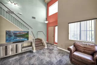 Photo #2: 2373437 Listing