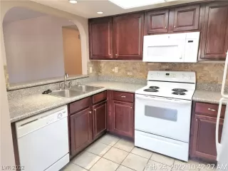 Photo #6: 2373485 Listing 