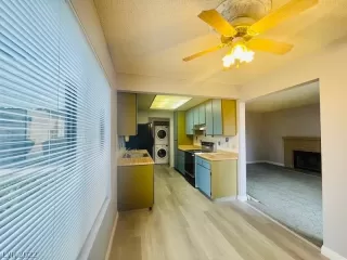 Photo #3: 2373504 Listing