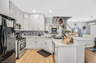 Photo #5: 2373513 Listing