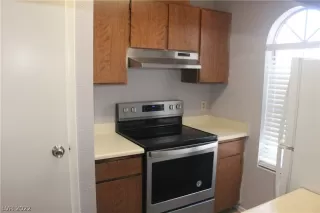 Photo #4: 2373538 Listing 