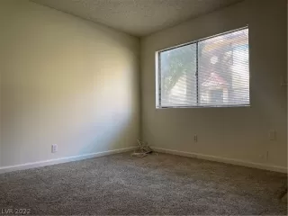 Photo #5: 2373539 Listing 