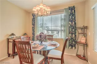 Photo #4: 2373540 Listing