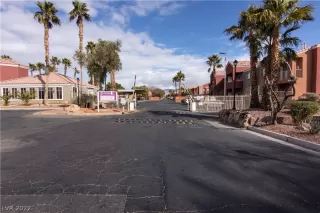 Photo #2: 2373544 Listing 