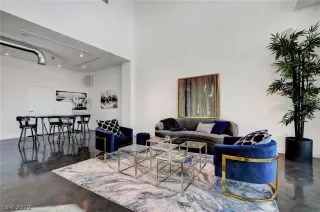 Photo #1: 2373569 Listing 