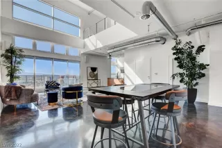 Photo #2: 2373569 Listing 