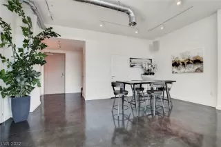 Photo #6: 2373569 Listing 