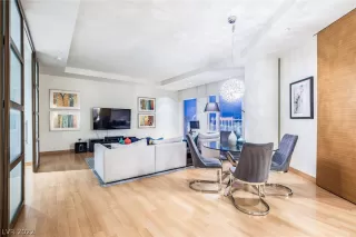 Photo #1: 2373576 Listing 