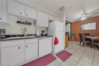 Photo #5: 2373580 Listing