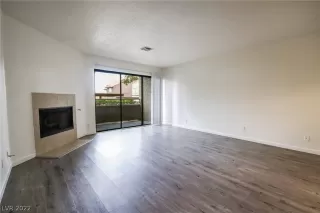 Photo #3: 2373620 Listing 