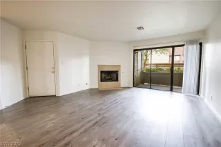 Photo #5: 2373620 Listing 