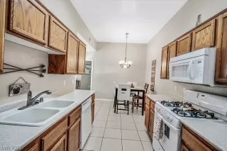 Photo #5: 2373626 Listing 