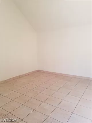 Photo #3: 2373633 Listing 