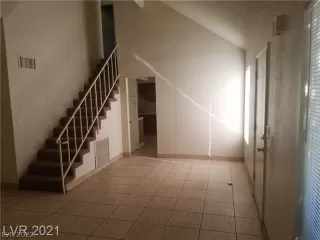 Photo #5: 2373633 Listing 