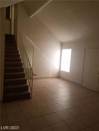 Photo #6: 2373633 Listing 