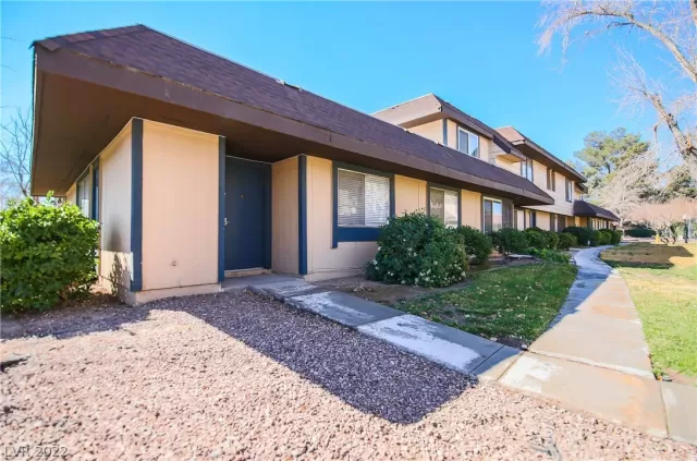 MLS: 2373651 Condo For Sale