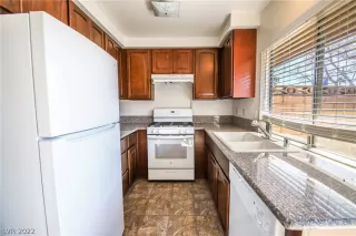 Photo #5: 2373651 Listing 