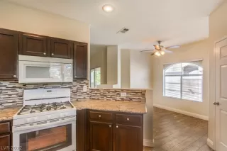 Photo #4: 2373656 Listing 